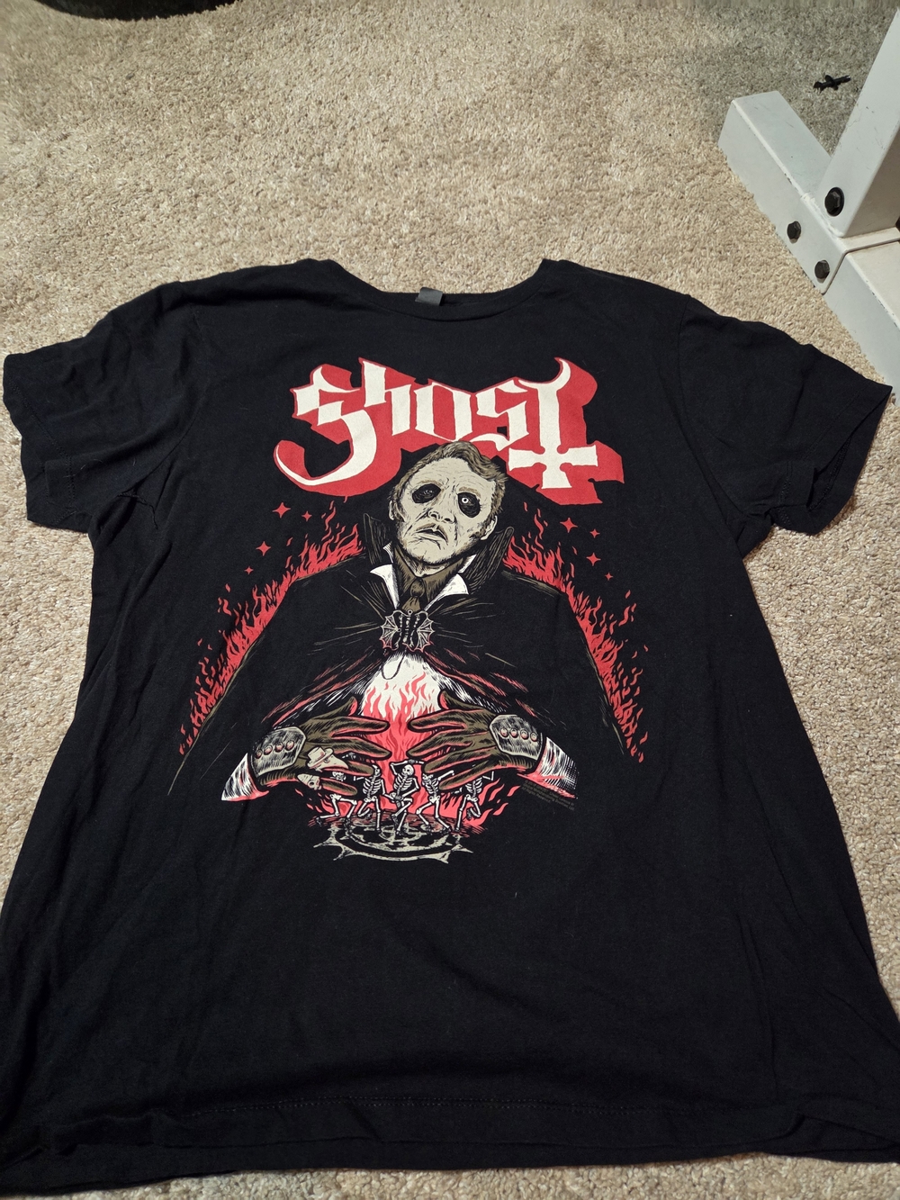 Ghost Graphic Black Band Tee - Red & White Print